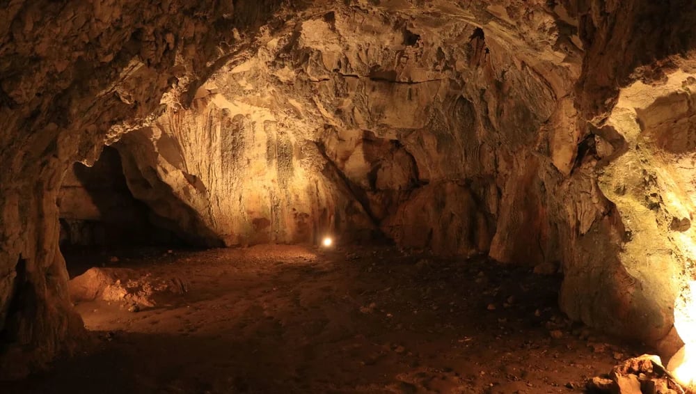 Exploring Al-Dawayat Cave: Syria’s Illuminated Underground Marvel